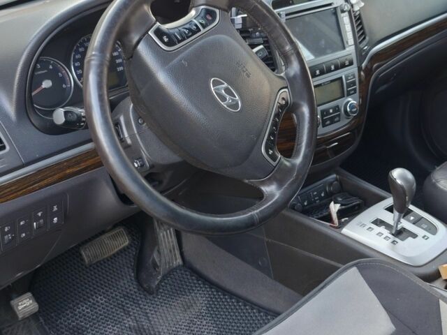 Черный Хендай Санта Фе, объемом двигателя 2.2 л и пробегом 171 тыс. км за 14800 $, фото 10 на Automoto.ua