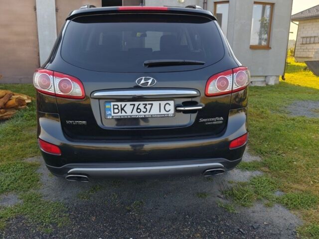 Черный Хендай Санта Фе, объемом двигателя 2.2 л и пробегом 171 тыс. км за 14800 $, фото 4 на Automoto.ua