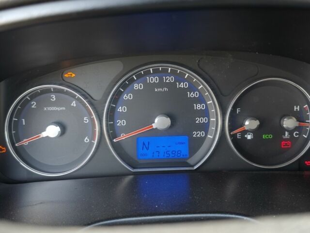 Черный Хендай Санта Фе, объемом двигателя 2.2 л и пробегом 171 тыс. км за 14800 $, фото 11 на Automoto.ua