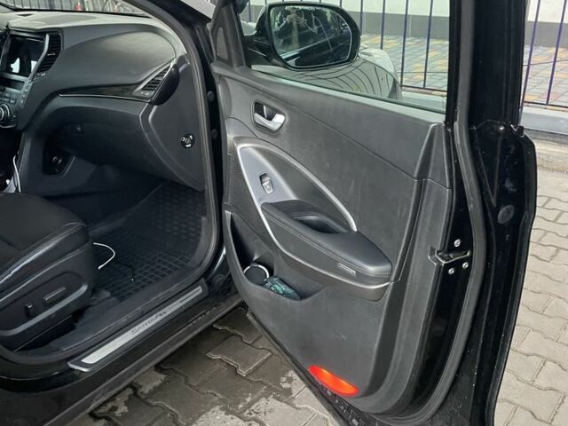 Черный Хендай Санта Фе, объемом двигателя 2.2 л и пробегом 200 тыс. км за 19000 $, фото 9 на Automoto.ua