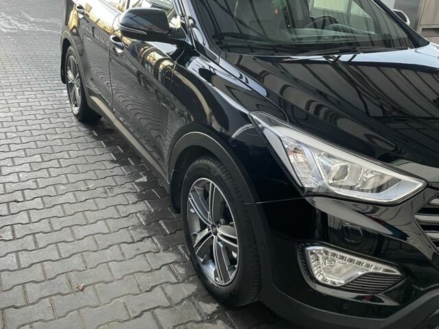 Черный Хендай Санта Фе, объемом двигателя 2.2 л и пробегом 200 тыс. км за 19000 $, фото 18 на Automoto.ua