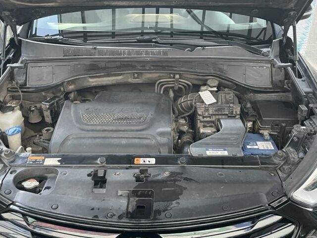 Черный Хендай Санта Фе, объемом двигателя 2.2 л и пробегом 200 тыс. км за 19000 $, фото 1 на Automoto.ua