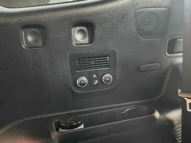 Черный Хендай Санта Фе, объемом двигателя 2.2 л и пробегом 200 тыс. км за 19000 $, фото 6 на Automoto.ua