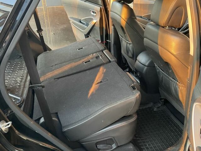 Черный Хендай Санта Фе, объемом двигателя 2.2 л и пробегом 200 тыс. км за 19000 $, фото 14 на Automoto.ua