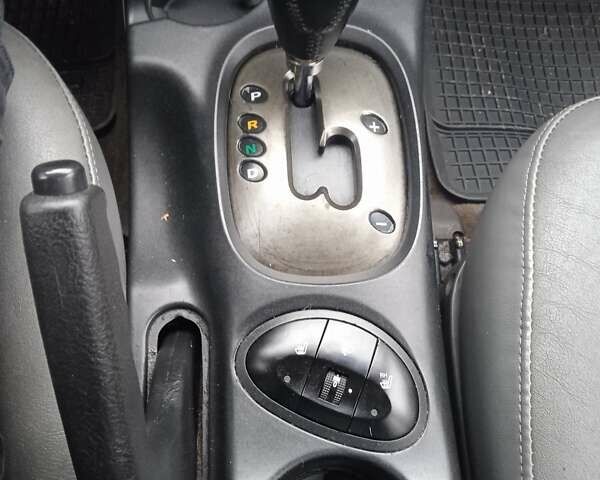 Черный Хендай Санта Фе, объемом двигателя 1.99 л и пробегом 359 тыс. км за 4500 $, фото 14 на Automoto.ua