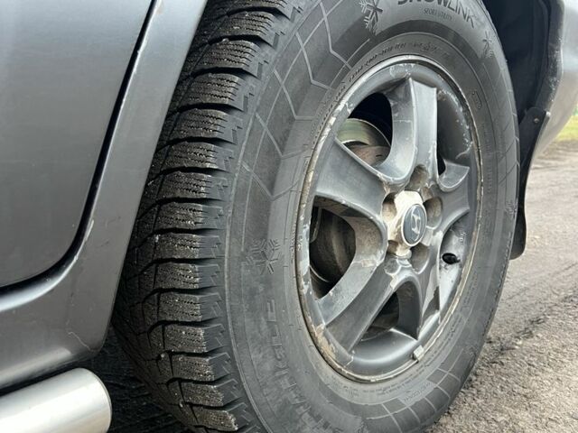 Чорний Хендай Санта Фе, об'ємом двигуна 2 л та пробігом 350 тис. км за 6999 $, фото 9 на Automoto.ua