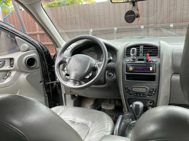 Чорний Хендай Санта Фе, об'ємом двигуна 2 л та пробігом 288 тис. км за 5400 $, фото 8 на Automoto.ua