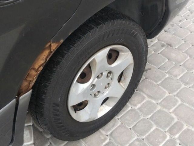 Хендай Санта Фе 2002 в Кривом Роге на Automoto.ua Черный Хендай Санта Фе, объемом двигателя 2.4 л и пробегом 230 тыс. км за 3700 $, фото 5 на Automoto.ua