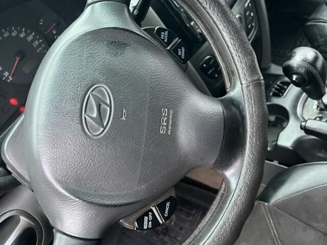 Чорний Хендай Санта Фе, об'ємом двигуна 2 л та пробігом 350 тис. км за 6999 $, фото 8 на Automoto.ua