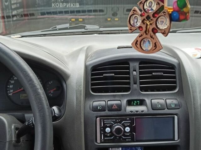 Чорний Хендай Санта Фе, об'ємом двигуна 2 л та пробігом 345 тис. км за 2700 $, фото 5 на Automoto.ua