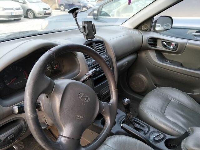 Черный Хендай Санта Фе, объемом двигателя 2.4 л и пробегом 240 тыс. км за 4400 $, фото 10 на Automoto.ua