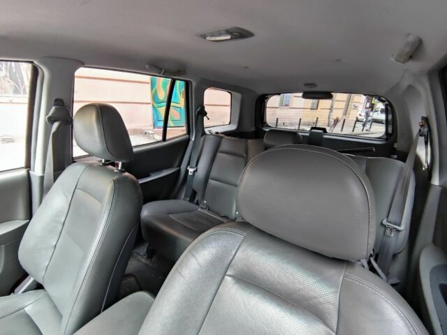 Черный Хендай Санта Фе, объемом двигателя 2.4 л и пробегом 240 тыс. км за 4400 $, фото 4 на Automoto.ua