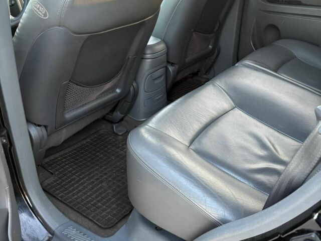 Черный Хендай Санта Фе, объемом двигателя 0 л и пробегом 239 тыс. км за 2800 $, фото 5 на Automoto.ua