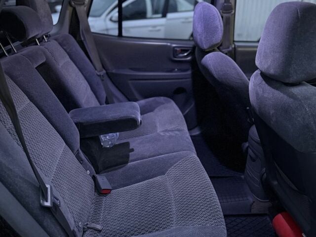 Черный Хендай Санта Фе, объемом двигателя 2 л и пробегом 340 тыс. км за 3500 $, фото 5 на Automoto.ua