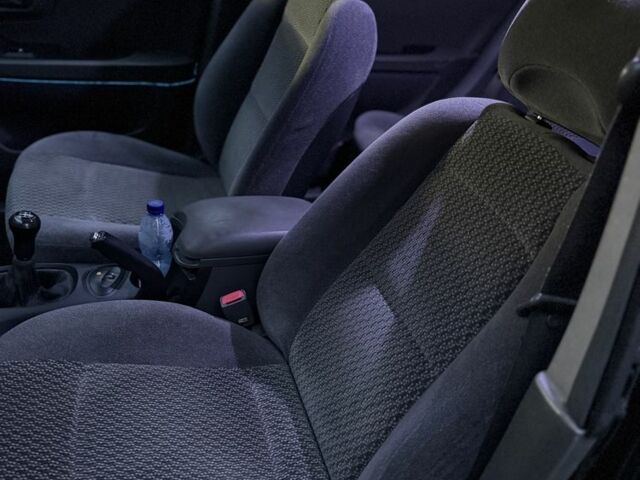 Черный Хендай Санта Фе, объемом двигателя 2 л и пробегом 340 тыс. км за 3500 $, фото 6 на Automoto.ua