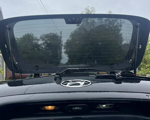 Черный Хендай Санта Фе, объемом двигателя 2 л и пробегом 271 тыс. км за 4000 $, фото 6 на Automoto.ua