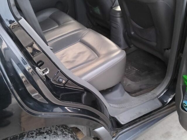 Черный Хендай Санта Фе, объемом двигателя 2.4 л и пробегом 240 тыс. км за 4400 $, фото 5 на Automoto.ua