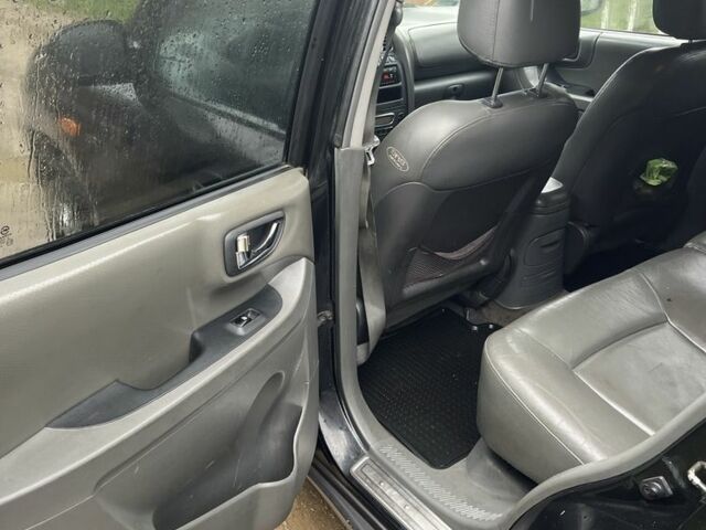 Чорний Хендай Санта Фе, об'ємом двигуна 2 л та пробігом 271 тис. км за 3400 $, фото 8 на Automoto.ua