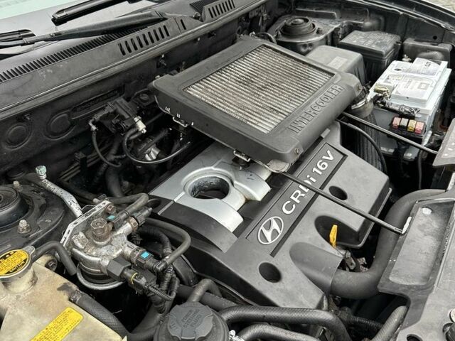 Чорний Хендай Санта Фе, об'ємом двигуна 2 л та пробігом 300 тис. км за 2700 $, фото 9 на Automoto.ua