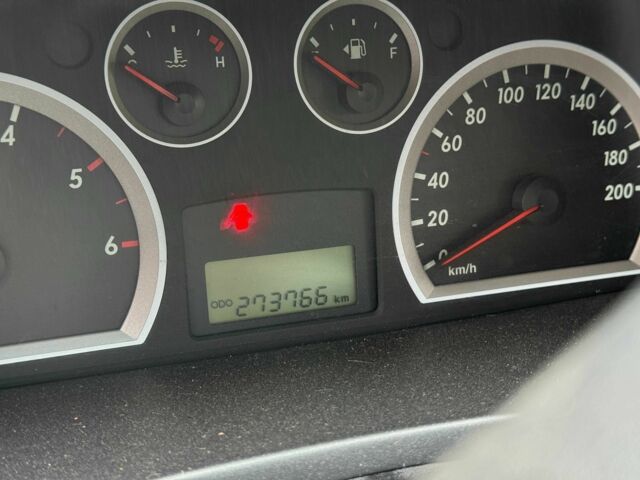 Черный Хендай Санта Фе, объемом двигателя 2 л и пробегом 273 тыс. км за 3500 $, фото 5 на Automoto.ua