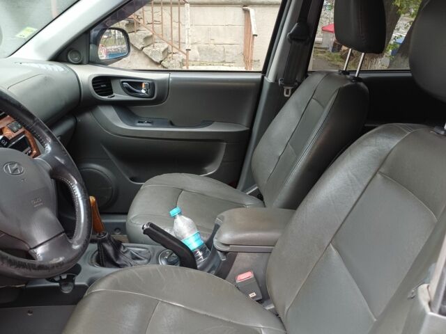 Черный Хендай Санта Фе, объемом двигателя 0 л и пробегом 230 тыс. км за 4866 $, фото 2 на Automoto.ua