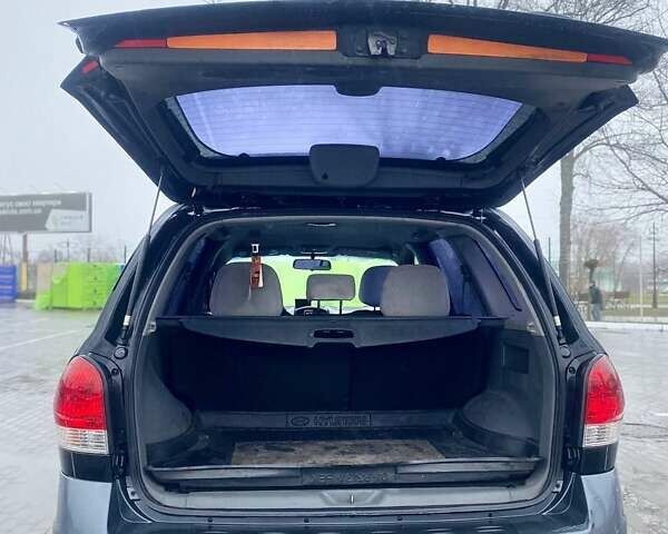 Чорний Хендай Санта Фе, об'ємом двигуна 1.99 л та пробігом 360 тис. км за 6400 $, фото 6 на Automoto.ua