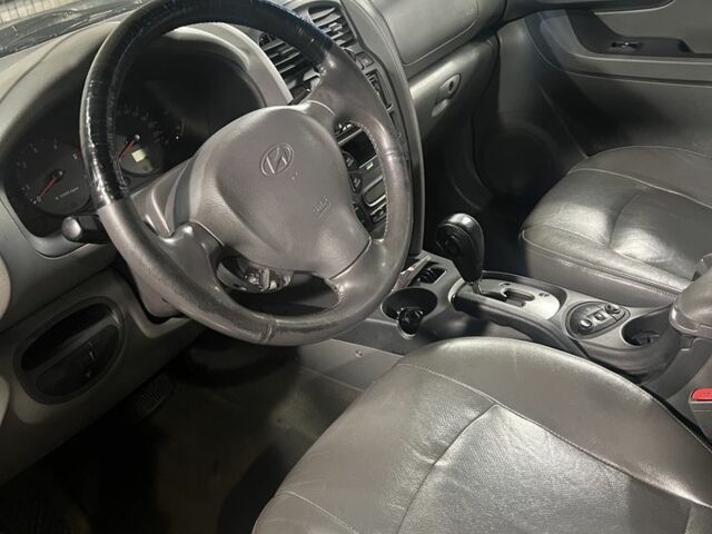 Чорний Хендай Санта Фе, об'ємом двигуна 2 л та пробігом 383 тис. км за 3300 $, фото 5 на Automoto.ua