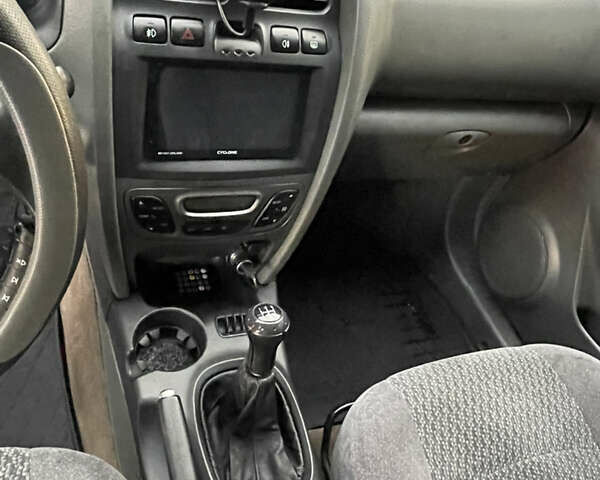 Черный Хендай Санта Фе, объемом двигателя 1.99 л и пробегом 280 тыс. км за 5999 $, фото 3 на Automoto.ua