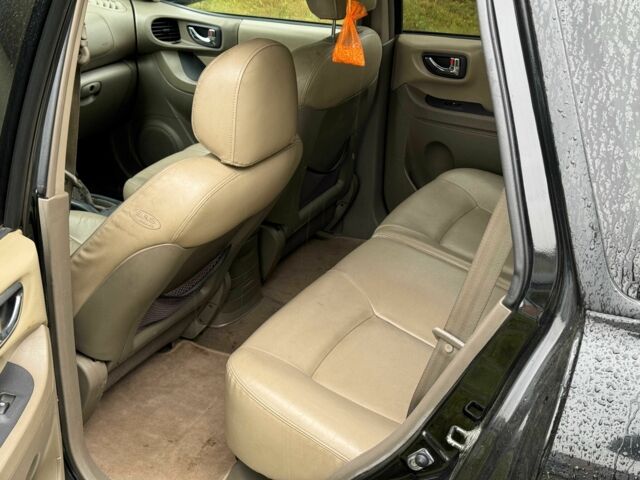 Черный Хендай Санта Фе, объемом двигателя 2 л и пробегом 273 тыс. км за 3500 $, фото 7 на Automoto.ua