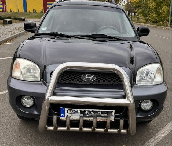 Черный Хендай Санта Фе, объемом двигателя 0 л и пробегом 300 тыс. км за 4077 $, фото 3 на Automoto.ua