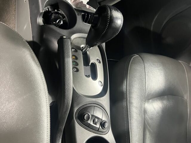 Чорний Хендай Санта Фе, об'ємом двигуна 2 л та пробігом 383 тис. км за 3300 $, фото 6 на Automoto.ua