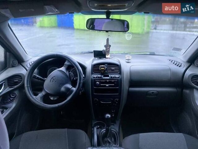 Чорний Хендай Санта Фе, об'ємом двигуна 1.99 л та пробігом 360 тис. км за 6400 $, фото 14 на Automoto.ua
