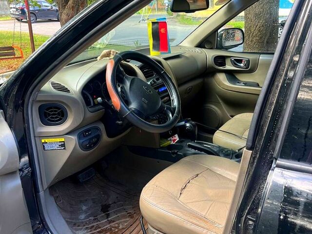 Чорний Хендай Санта Фе, об'ємом двигуна 2 л та пробігом 360 тис. км за 3800 $, фото 1 на Automoto.ua