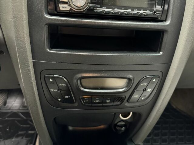 Чорний Хендай Санта Фе, об'ємом двигуна 2.35 л та пробігом 186 тис. км за 6000 $, фото 12 на Automoto.ua