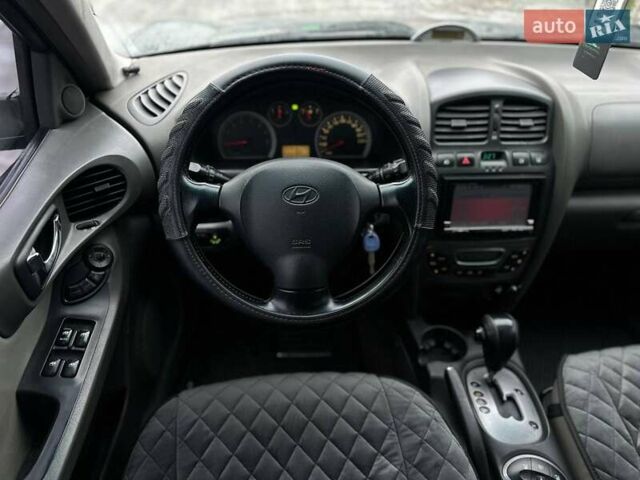 Чорний Хендай Санта Фе, об'ємом двигуна 2.7 л та пробігом 231 тис. км за 6490 $, фото 18 на Automoto.ua