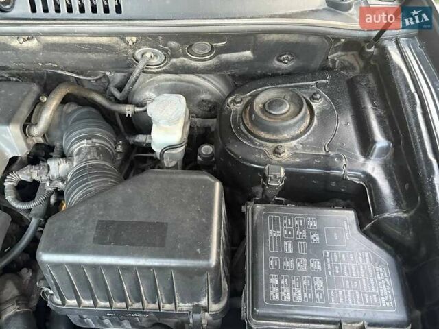 Черный Хендай Санта Фе, объемом двигателя 2.4 л и пробегом 175 тыс. км за 6800 $, фото 39 на Automoto.ua