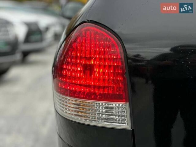 Чорний Хендай Санта Фе, об'ємом двигуна 2.7 л та пробігом 231 тис. км за 6490 $, фото 8 на Automoto.ua