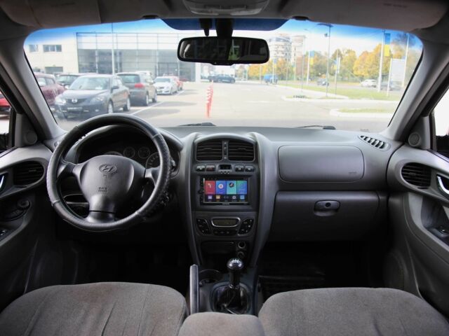 Черный Хендай Санта Фе, объемом двигателя 2 л и пробегом 222 тыс. км за 5500 $, фото 12 на Automoto.ua