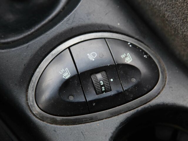 Черный Хендай Санта Фе, объемом двигателя 2 л и пробегом 222 тыс. км за 5500 $, фото 19 на Automoto.ua