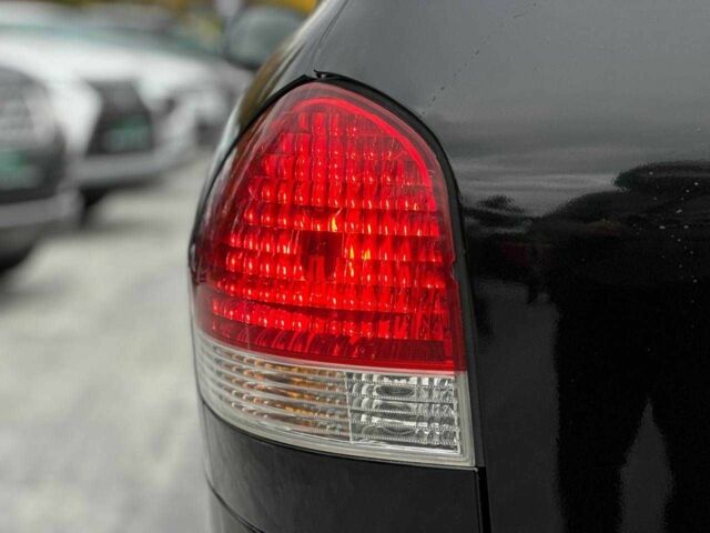 Чорний Хендай Санта Фе, об'ємом двигуна 2.7 л та пробігом 231 тис. км за 6490 $, фото 8 на Automoto.ua