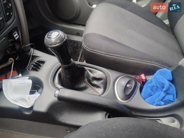 Чорний Хендай Санта Фе, об'ємом двигуна 2 л та пробігом 203 тис. км за 7100 $, фото 23 на Automoto.ua