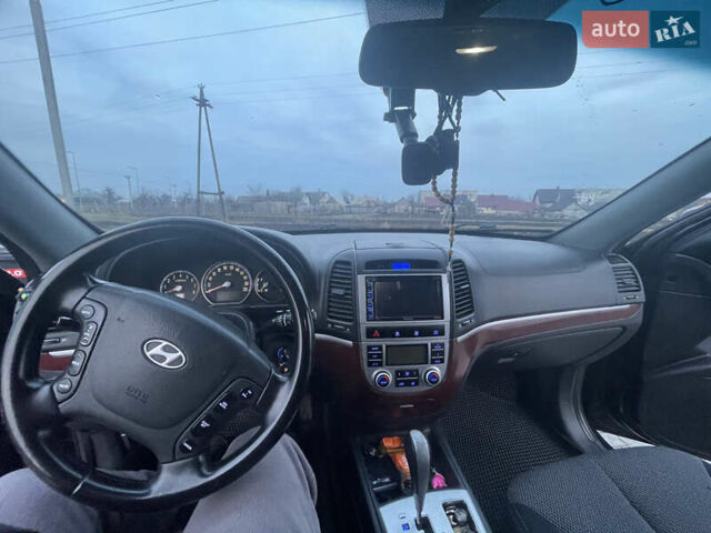 Черный Хендай Санта Фе, объемом двигателя 2.7 л и пробегом 246 тыс. км за 7900 $, фото 16 на Automoto.ua