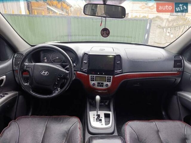 Черный Хендай Санта Фе, объемом двигателя 2.19 л и пробегом 250 тыс. км за 8600 $, фото 16 на Automoto.ua