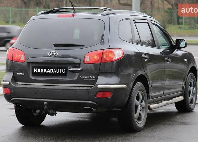 Чорний Хендай Санта Фе, об'ємом двигуна 2.19 л та пробігом 245 тис. км за 10300 $, фото 5 на Automoto.ua