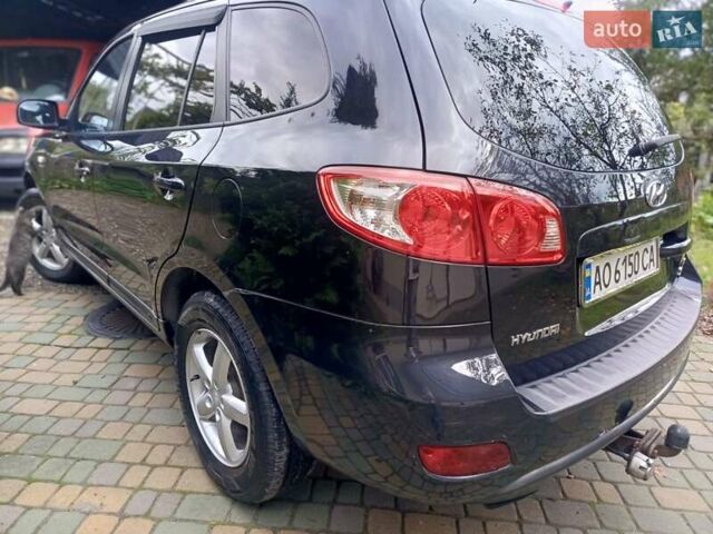 Черный Хендай Санта Фе, объемом двигателя 2.19 л и пробегом 285 тыс. км за 7499 $, фото 9 на Automoto.ua