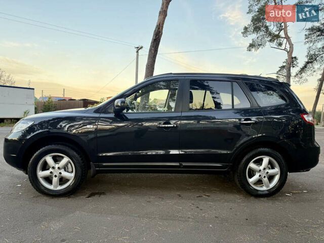 Черный Хендай Санта Фе, объемом двигателя 2.19 л и пробегом 235 тыс. км за 9999 $, фото 12 на Automoto.ua
