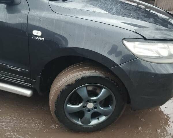 Черный Хендай Санта Фе, объемом двигателя 2.2 л и пробегом 244 тыс. км за 10500 $, фото 3 на Automoto.ua