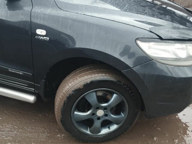 Черный Хендай Санта Фе, объемом двигателя 2.2 л и пробегом 244 тыс. км за 10500 $, фото 3 на Automoto.ua