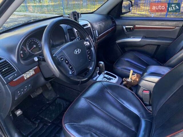 Черный Хендай Санта Фе, объемом двигателя 2.19 л и пробегом 276 тыс. км за 9999 $, фото 14 на Automoto.ua