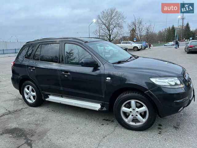 Черный Хендай Санта Фе, объемом двигателя 2.2 л и пробегом 307 тыс. км за 5770 $, фото 1 на Automoto.ua
